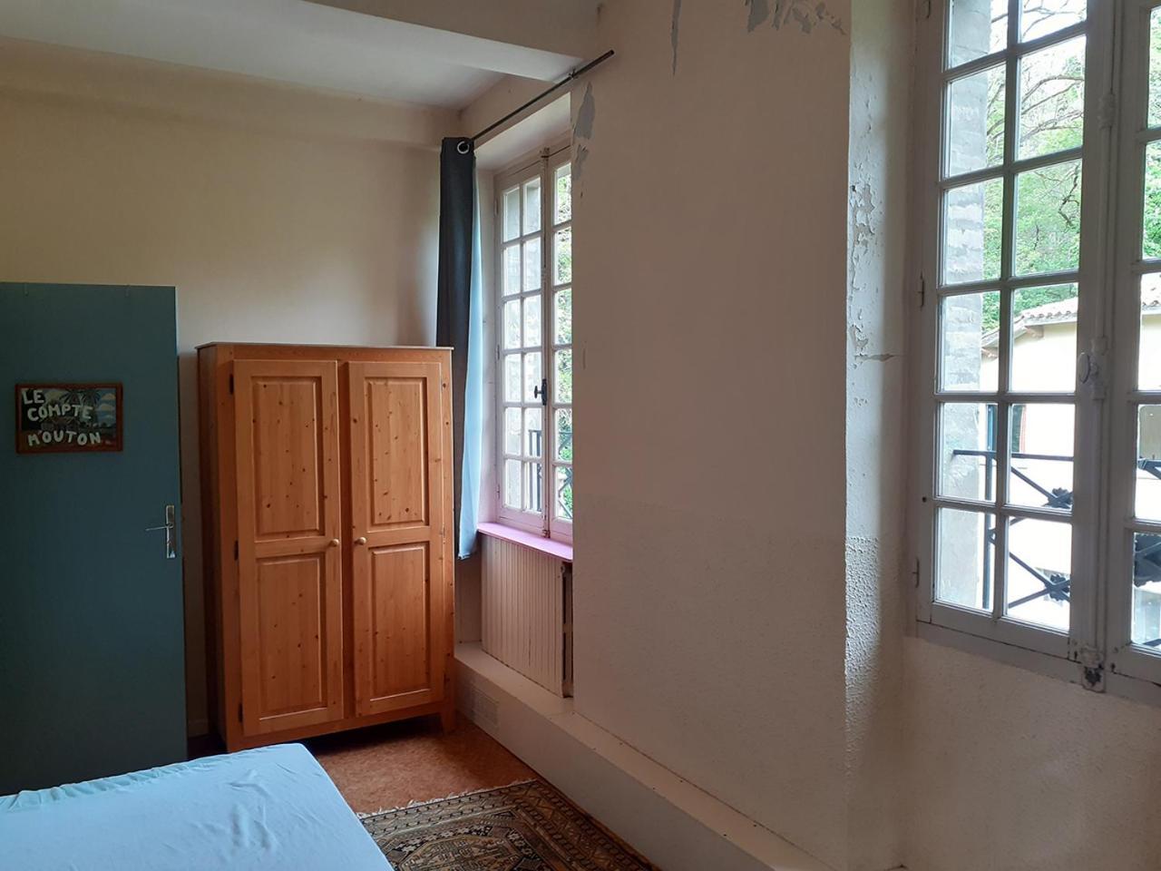 Le Moulin De Saleth Hotell Saint-Antonin Rom bilde